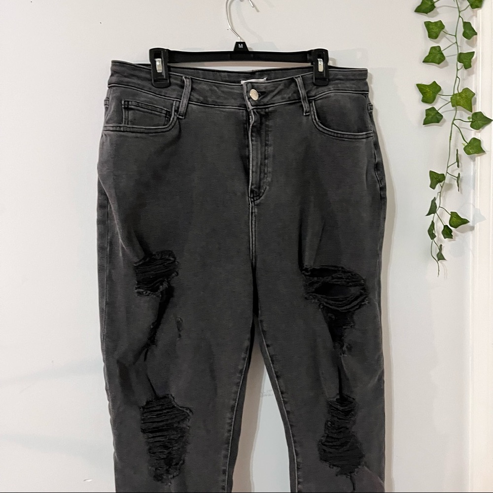 Black Forever 21+ Ripped Jeans